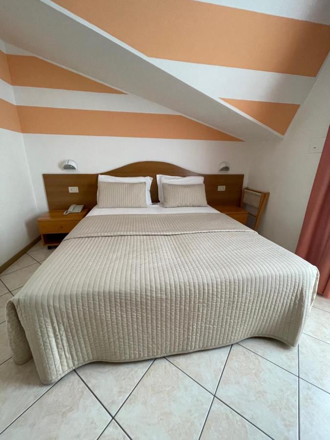 Hotel Touring Lido di Jesolo Dış mekan fotoğraf