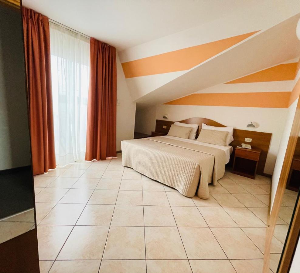 Hotel Touring Lido di Jesolo Dış mekan fotoğraf