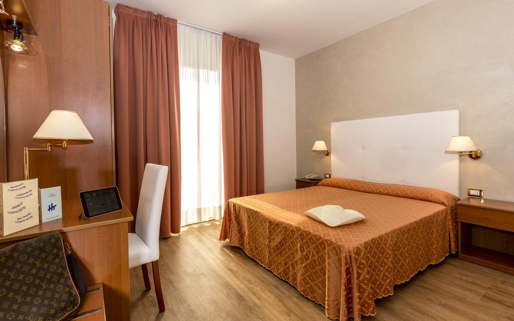 Hotel Touring Lido di Jesolo Oda fotoğraf