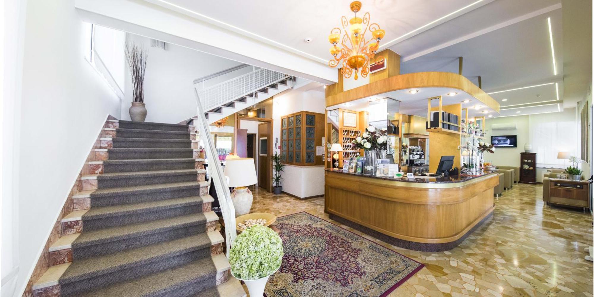 Hotel Touring Lido di Jesolo Dış mekan fotoğraf