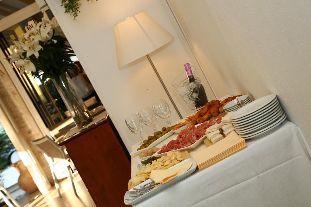 Hotel Touring Lido di Jesolo Dış mekan fotoğraf
