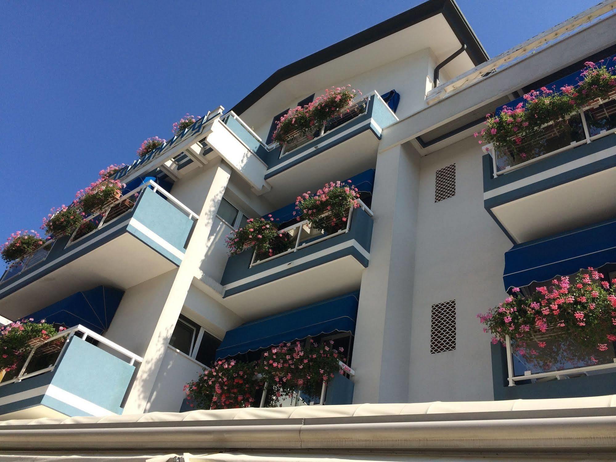 Hotel Touring Lido di Jesolo Dış mekan fotoğraf