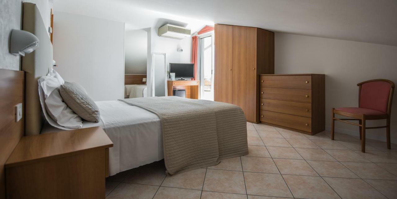 Hotel Touring Lido di Jesolo Dış mekan fotoğraf